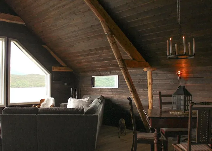 Holiday home Asjord